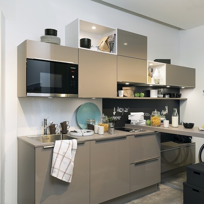 Wohnliche Küchenzeile mit vielen Funktionen für die kleine Küche Wohnliche Küchenzeile mit vielen Funktionen für die kleine Küche