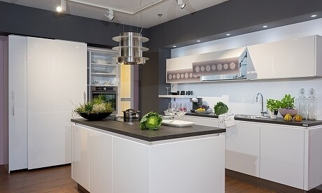 Wer träumt nicht von der Kücheninsel! Wir wissen, worauf es bei der Planung ankommt. Wer träumt nicht von der Kücheninsel! Wir wissen, worauf es bei der Planung ankommt.