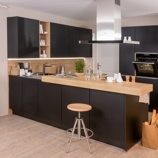 Offene Küche und trotzdem abgetrennt dank schickem Tresen Offene Küche und trotzdem abgetrennt dank schickem Tresen